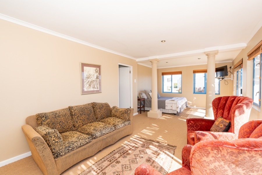 4 Bedroom Property for Sale in Paradise Beach Western Cape
